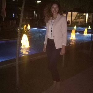 Meet your Posher, Derya